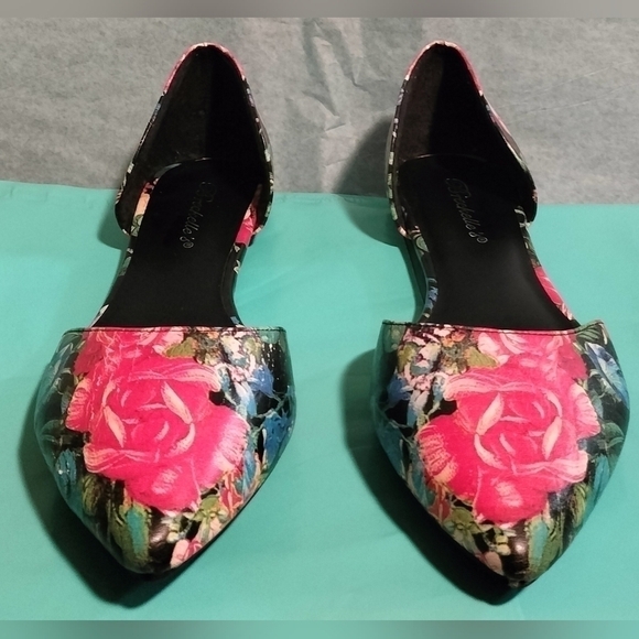 Women Breckelles Multi Color Pointy Toe Flat Shoe - Picture 8 of 9